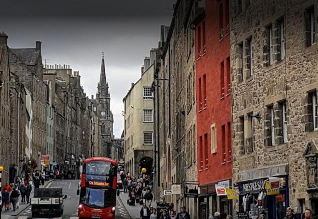 Royal Mile Famous Canongate Flat Edinburgh Exterior photo